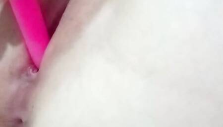 my stepsister sent me this video of her wet fingers