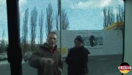 Sexy Beauty Gets a Wild Cumshot on the Backseat