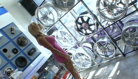 MARRIED HOUSEWIFE IN PUBLIC SLUT FOR BBC IN PRIVATE