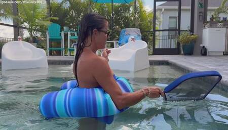 Smoking Pool Cleaner - Brooke