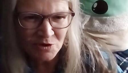 Mommavee - Come Fuck Your Mom!