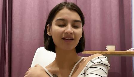 Amateur Cam Girl Fingering Her Pussy to Orgasm