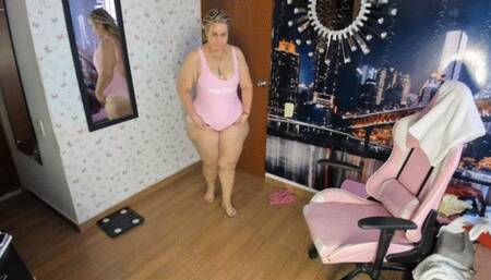 Kristen Hill BBW swimming dress, strip dance and ass clapping