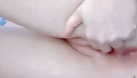 My tight virgin pussy is incredibly tight!