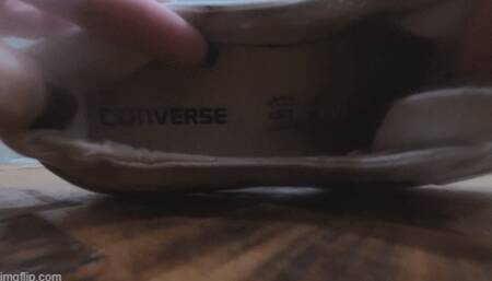 Maleka shrinks and teases the foot perv VR4K