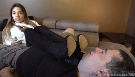 Dolores's Sweaty Feet Session - Extended Version - (Ultra HD 4K Version)