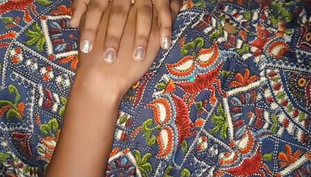 Indian Couple Fuck in Train