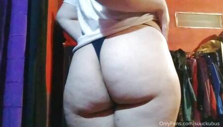 listen how loud this NEET girl's ass is clapping ????