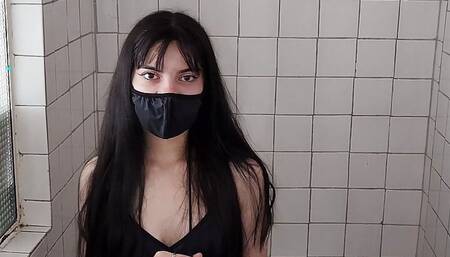 The service employee is fucked by her boss while cleaning the bathroom! they are infidels in secret.