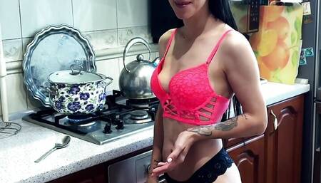 Stepmom can help Stepson shoot trend Hawk Tuah