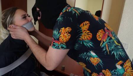 Liz - Cocky Undercover Cop MP4