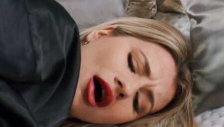 Angelina Frost seems to be enjoying first time anal