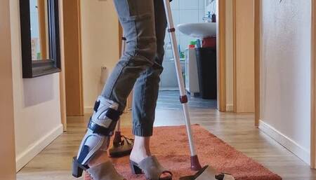 Walk with my crutches and Vacoankle in Birkenstocks and Softclox