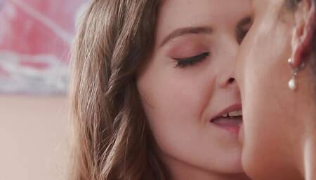 Serena Hill Kissed Her Stepsis Bianca Bangs and Liked It