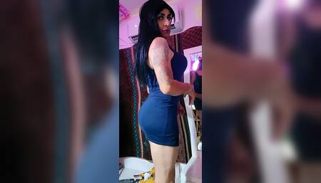 Sexy transvestite bailando
