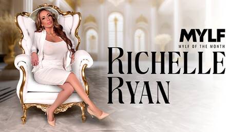 Richelle Shows Everyone Why She's At The Top Of Her Field