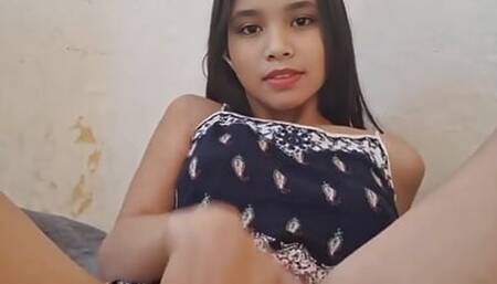 Indian hot girl masturbating and fingering