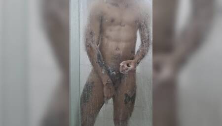 Jerking off to the shower