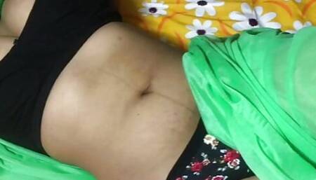 I went to my boss's house wearing green sari to