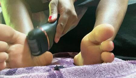 Giantess Boss Rewards Teenie Employee by Shedding Goddess Foot Dust all over Teeny 1080