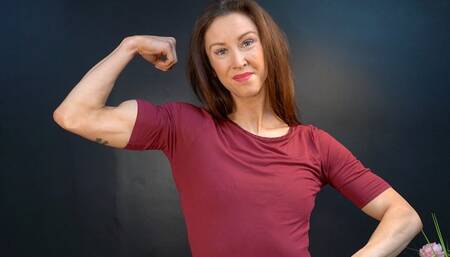 Huge Biceps Stretching Sleeves!