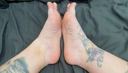 caressing my feet