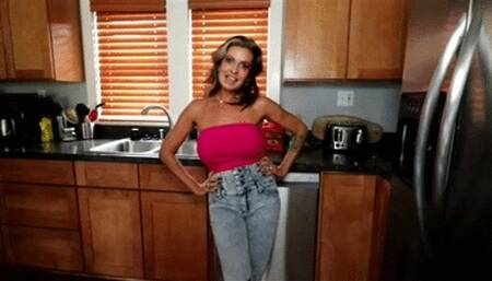 INEED2PEE IPOD Goddess Brandon kitchen interview pissing 80's jeans