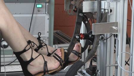 Sage Pillar Tries Out Some More Sandals in the Simulator (MP4 - 1080p)