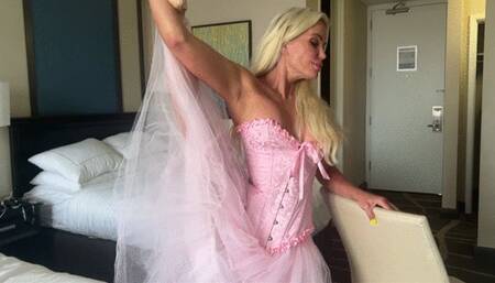 Tatiana Steele and Taperedphysique in: Holding The Tiny Dancer Standard Res