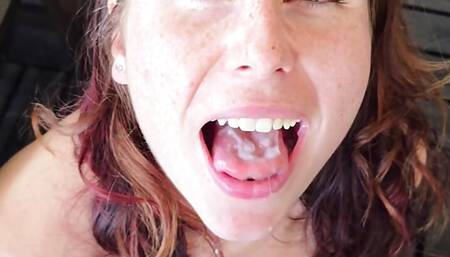 Vends-ta-culotte - Beautiful French amateur girl sucks her boyfriend's cock while he works from home and she swallows it all