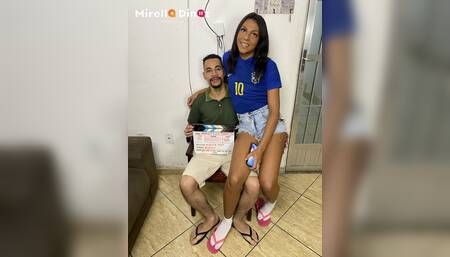 Uinny was surprised by their visit. Uinny was ready to welcome her friend home