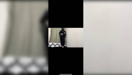 Horny Sri Lankan girl Nathasha enjoys her new toy. Sinhala voice