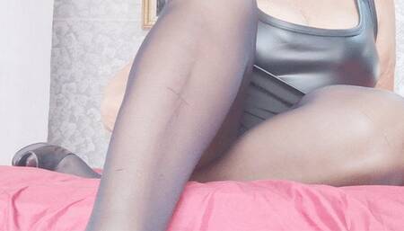 Diana Senior Feet JOI in Black Pantyhose
