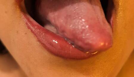 SLOW LICKS | TONGUE PRESENTING | Laura