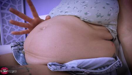 Finding And Trapping A Tiny Treat Ft Ayla Aysel - 4K