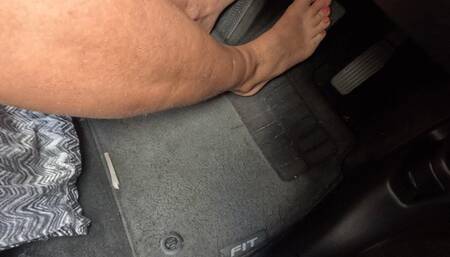 Barefoot press the pedals Honda