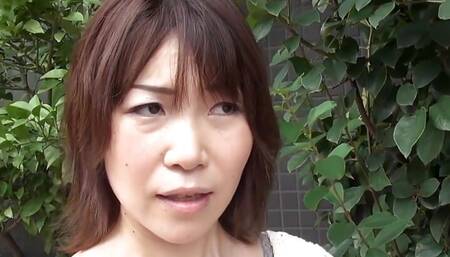 Japanese MILF hops in my top tier van for sweaty outdoor sex