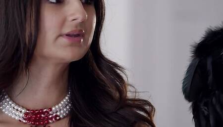 Really Getting to Know Our Friends on Halloween - S45:e13