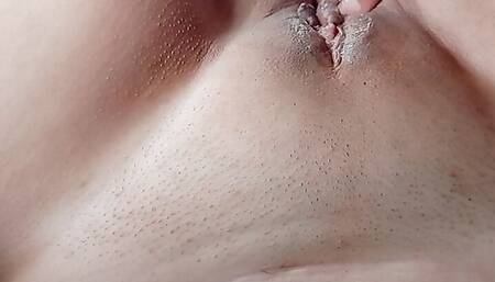 My coworker sucks my pussy and makes me wet