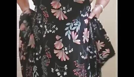 Sexy Real Account Strips and Shows Her Secret Side