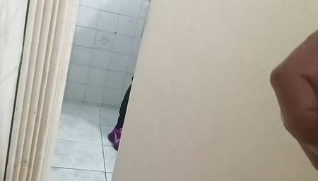 I fuck my stepbrother very well while he was bathing and I take out all the semen I was a very sweet fucker