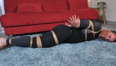 Surfer in super tough escape challenge!-WMV