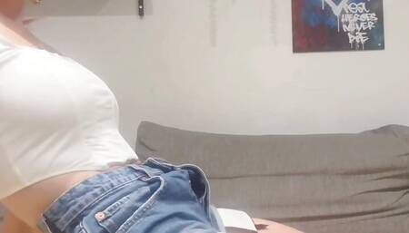 Vends-ta-culotte - Beautiful French amateur woman shows off her pretty body and masturbates her pussy