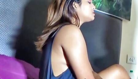 A Boy came to his sister in laws room when she was lying. He seduced her and made a hard fucking