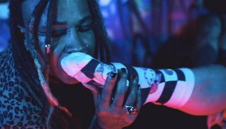 Goddess Rotten Venus Gags Slave With Her Feet