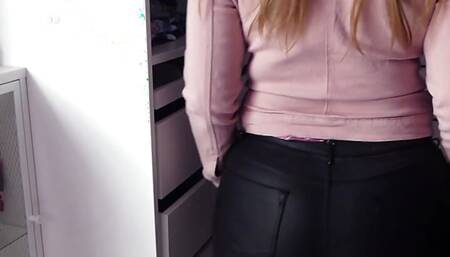 PAWG with Tight Leather Jeans Sucks and Gets Her Pussy Fucked Doggystyle! Impressive View on Her Big Natural Ass!