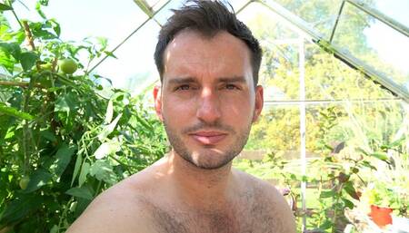 APOLLO: Tiny Peter Rabbit in Apollo's Garden - Macrophilia