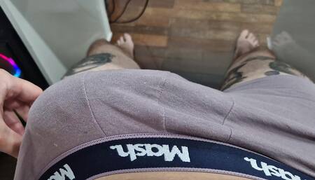 HUGE DICK TWINK JERKING OFF SOLO - subscribe to my onlyfans: LKINGSBR