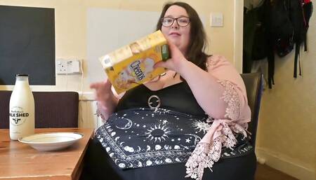 Got Milk for a Giant SSBBW Goddess