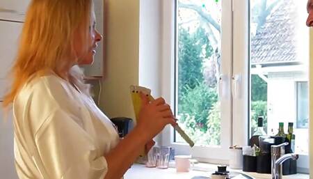 Hot & Horny MILF GinaTomic seduces and fucks the repairman - MyDirtyHobby